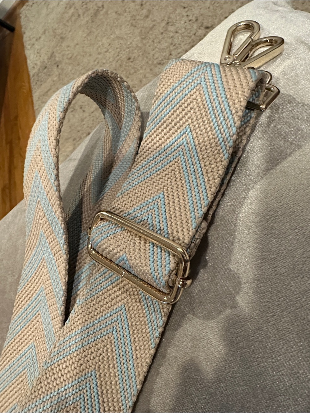 Chevron Woven Crossbody Strap in Beige and Light Blue